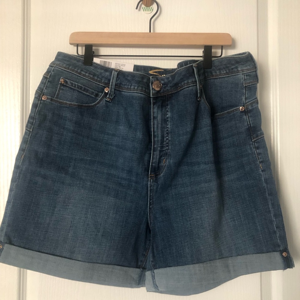 New Seven7 denim Classic Blue Jean Shorts Size 18 w